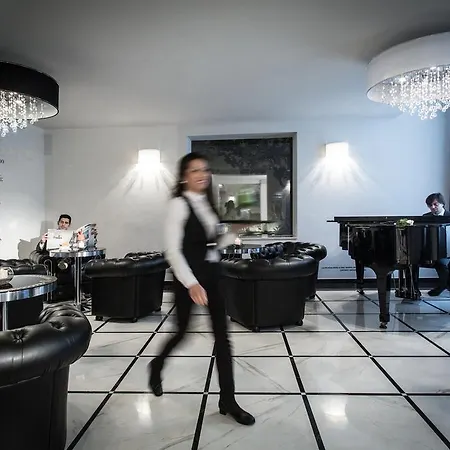 Western Premier Milano Palace Otel 4*