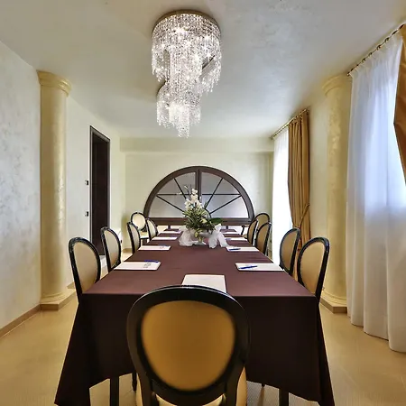 Western Premier Milano Palace 4* مودينا
