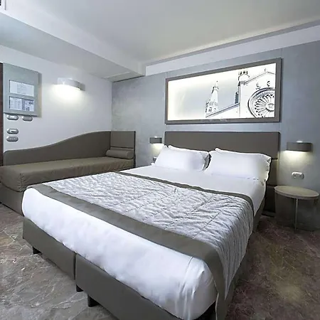Hotel Western Premier Milano Palace 4*