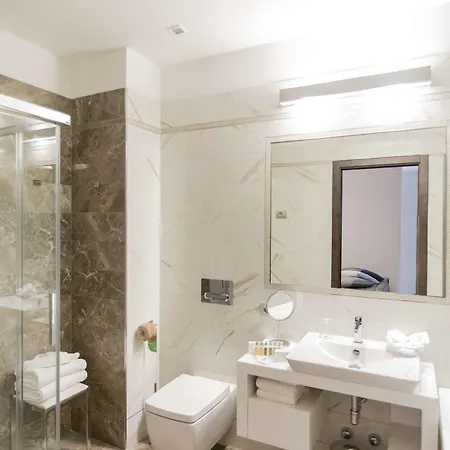 Western Premier Milano Palace Hotel 4*