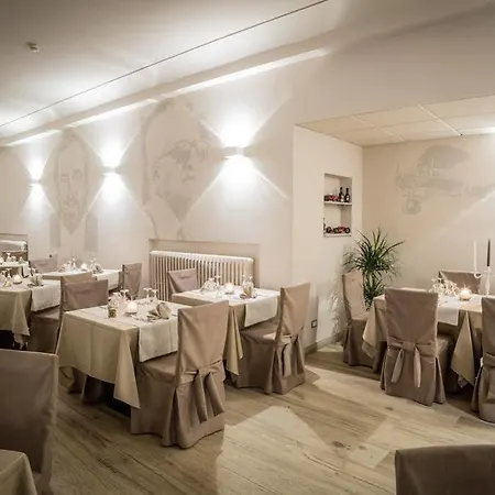 Western Premier Milano Palace Hotel 4*