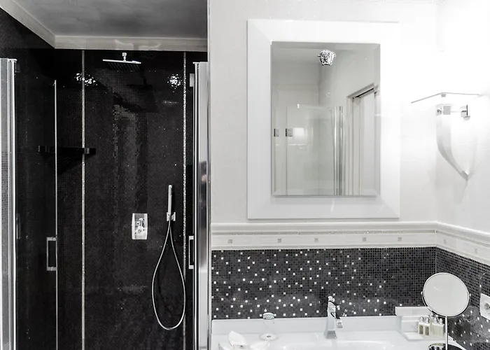 Western Premier Milano Palace Hotel 4*